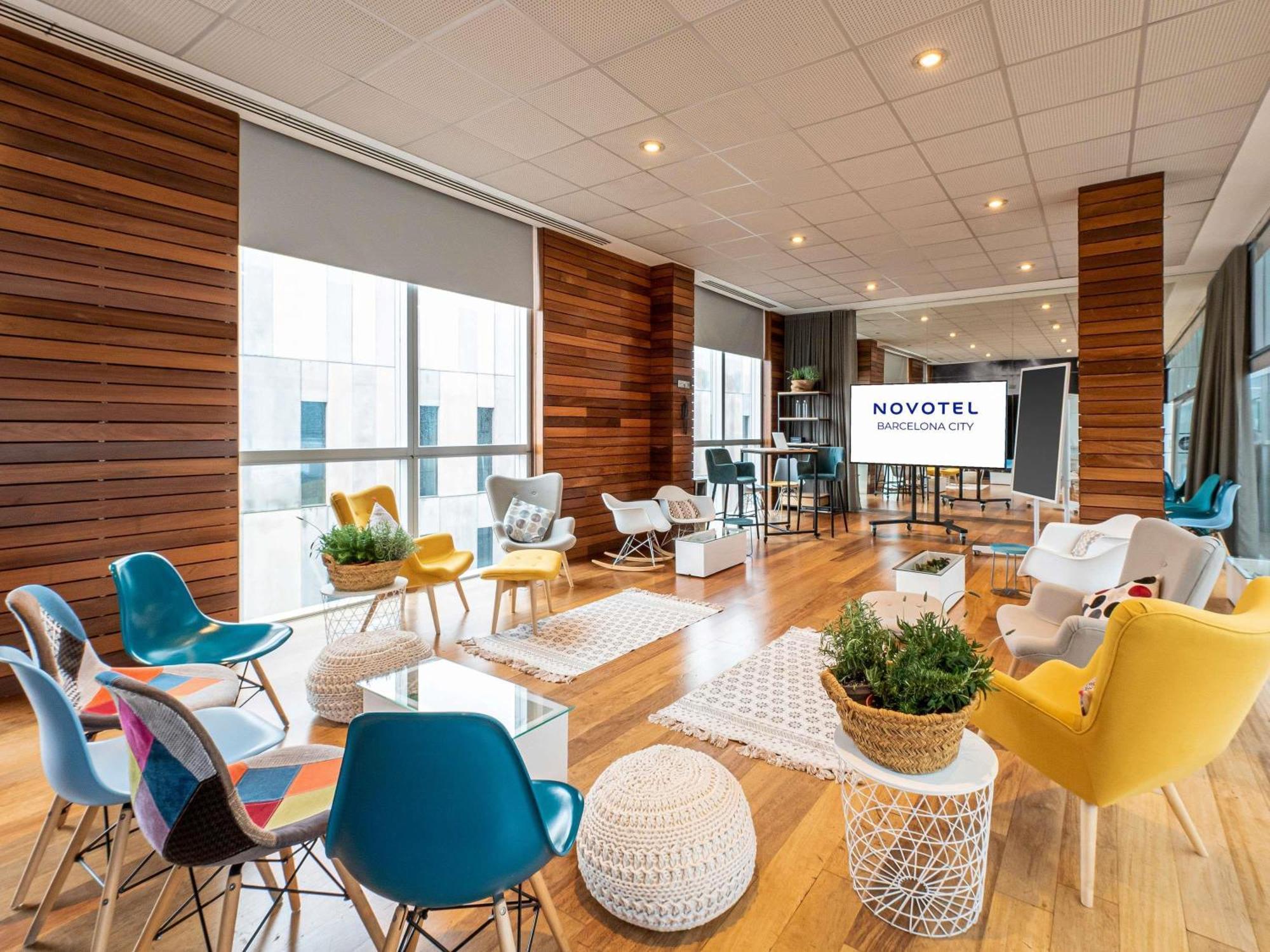 Novotel Barcelona City — Fotografii 1